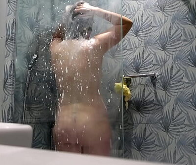 Curvy PAWG milf takes her time in the shower